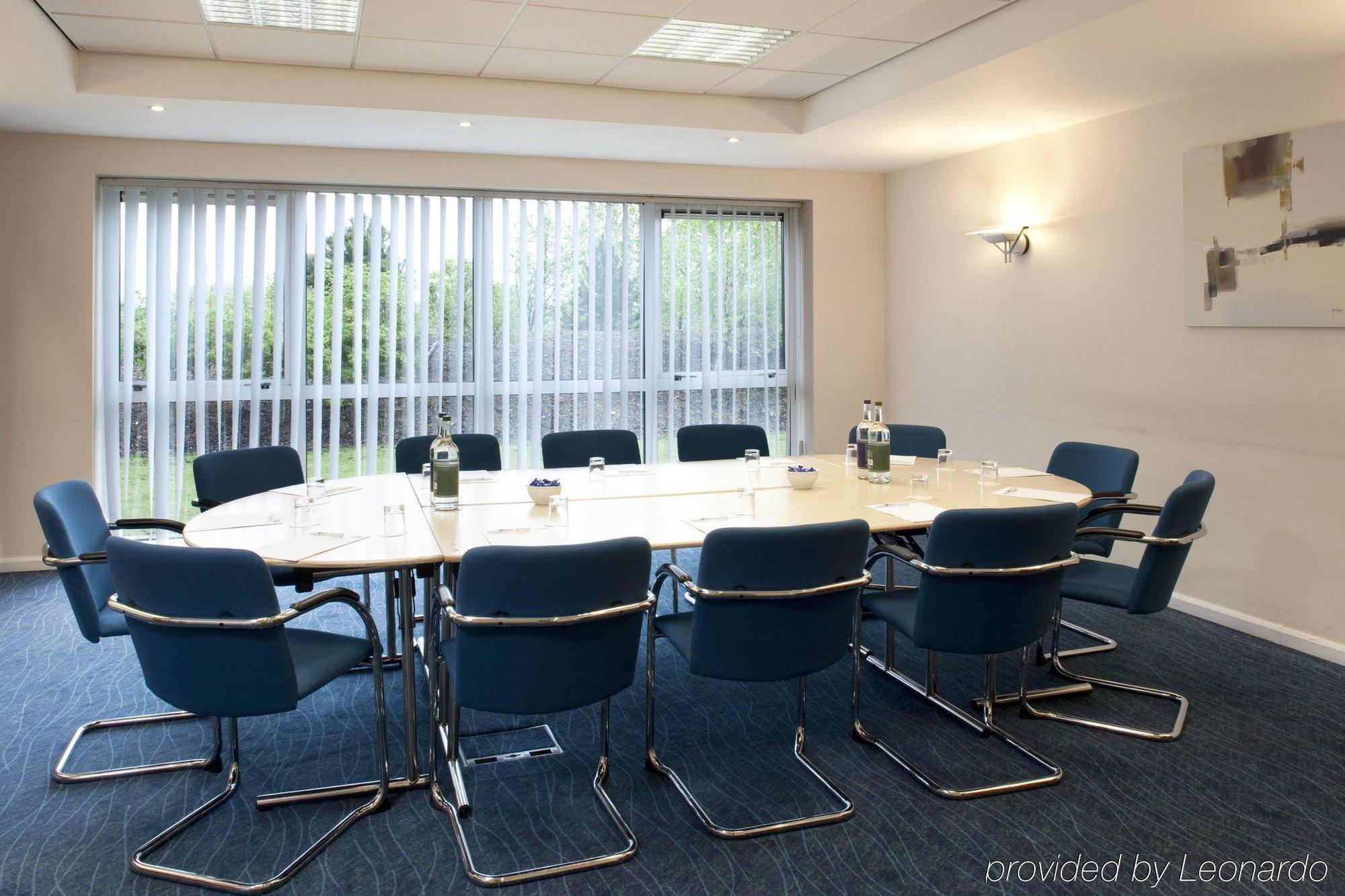 Holiday Inn Express Bedford By Ihg Exterior foto