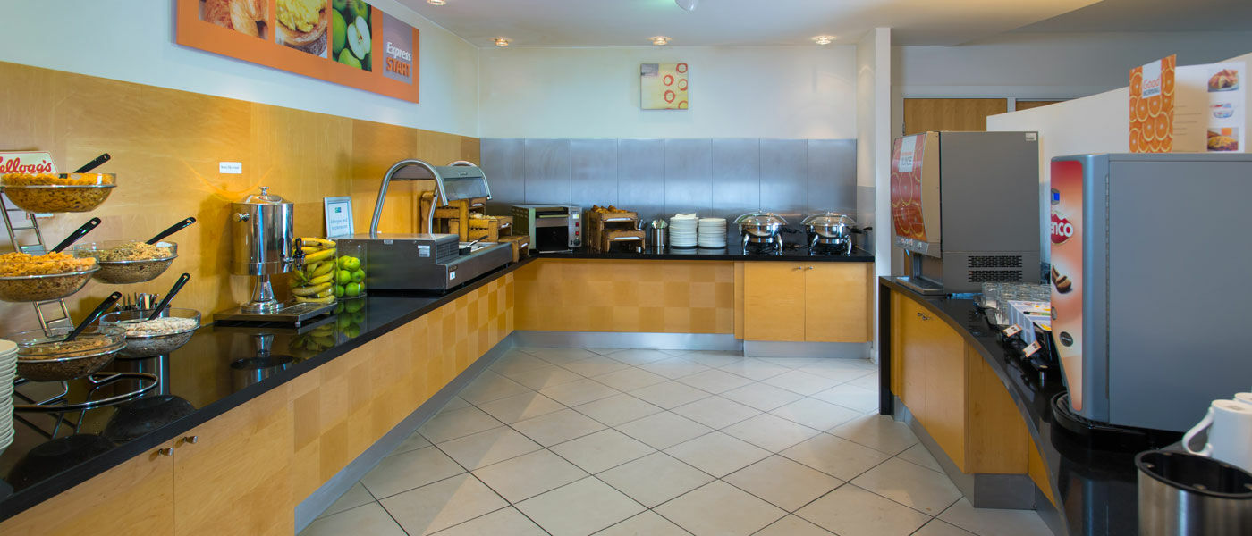 Holiday Inn Express Bedford By Ihg Exterior foto